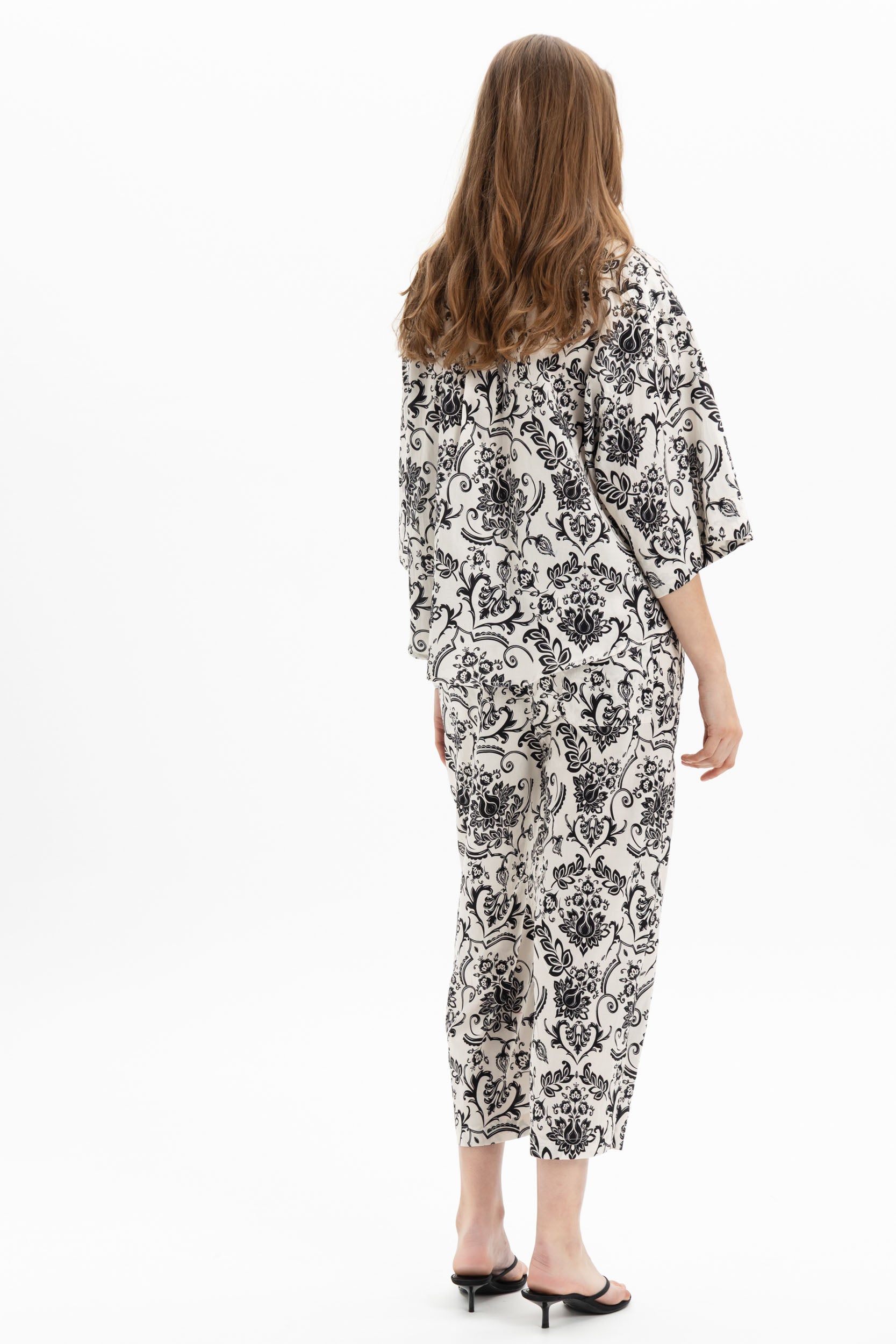 MyT oversized three-quarter shirt — MyT Spring-Summer 2026 collection, view 4