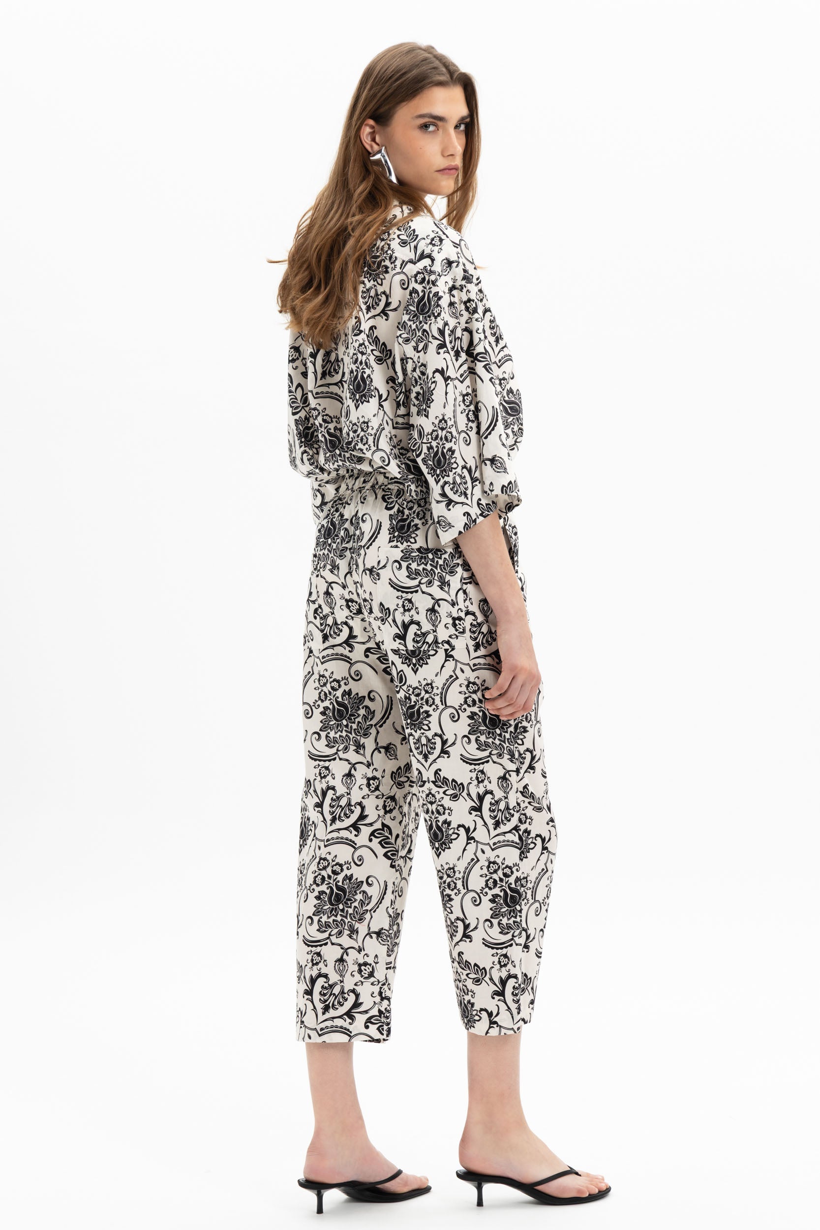 MyT cropped pants — MyT Spring-Summer 2026 collection, view 2