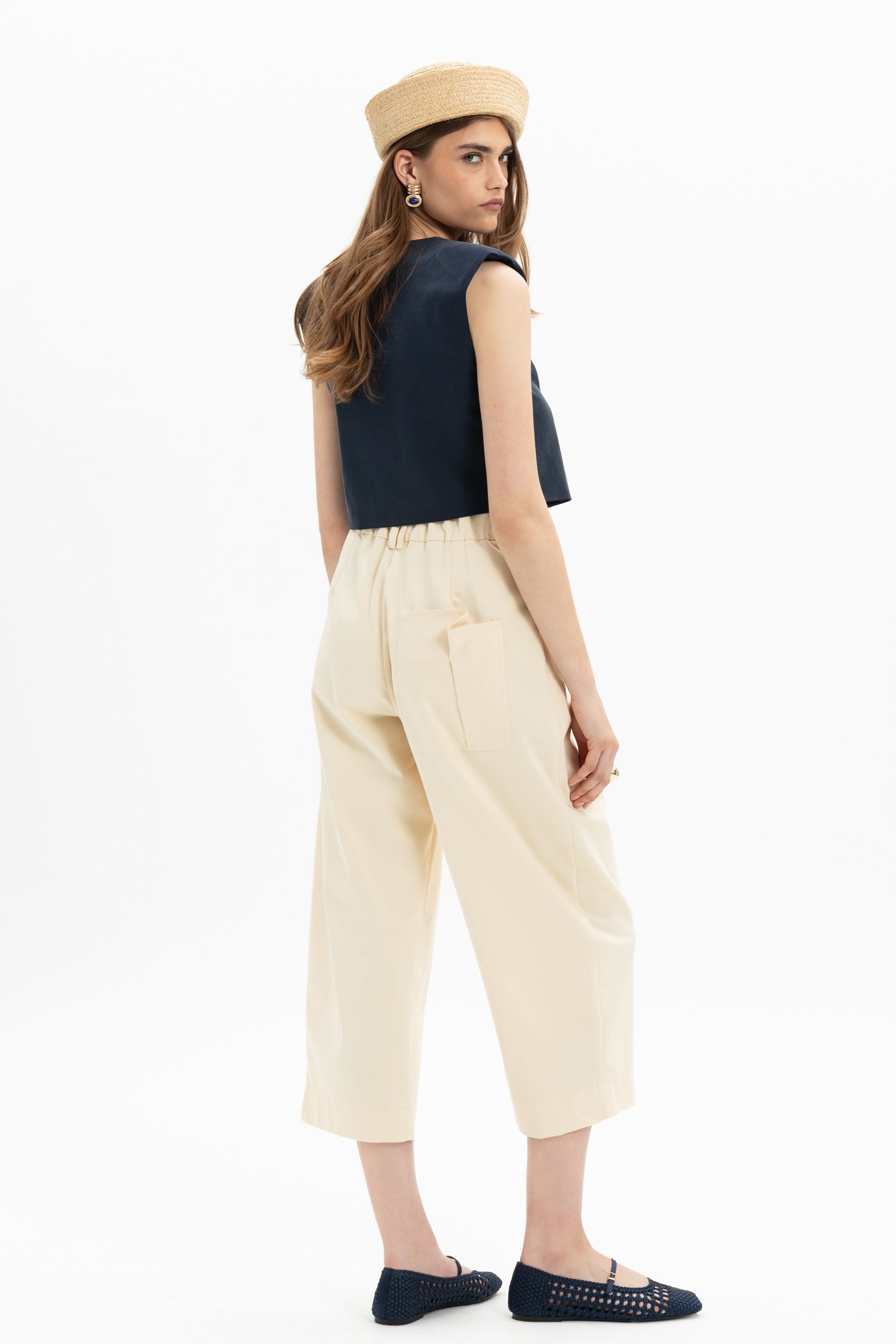MyT pleated cropped pants — MyT Spring-Summer 2026 collection, view 6