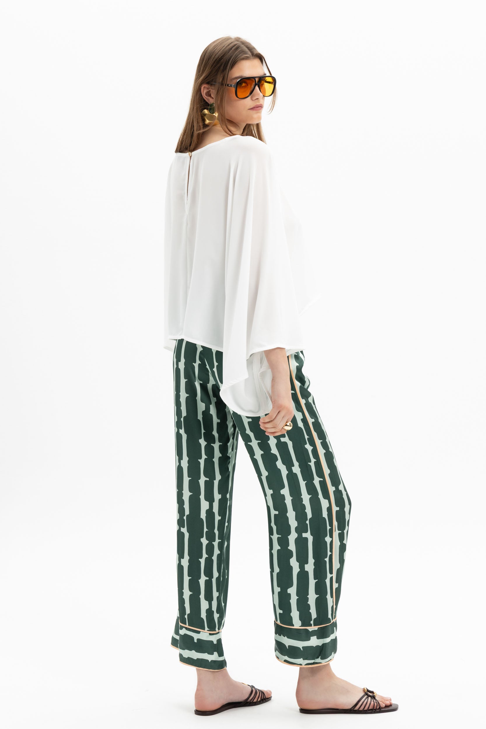 MyT white; black batwing blouse — MyT Spring-Summer 2026 collection, view 2