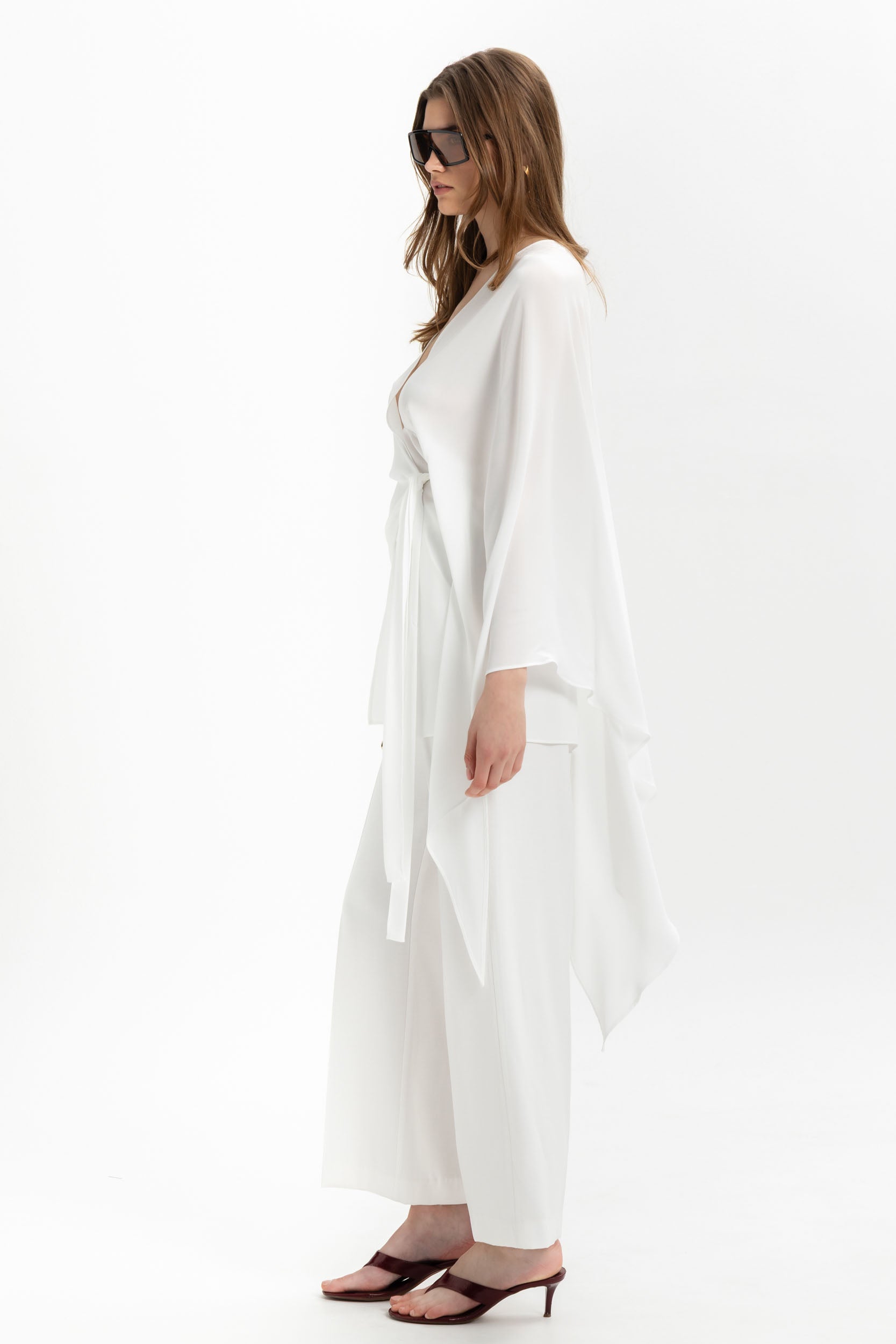 MyT white; black kimono wrap — MyT Spring-Summer 2026 collection, view 2