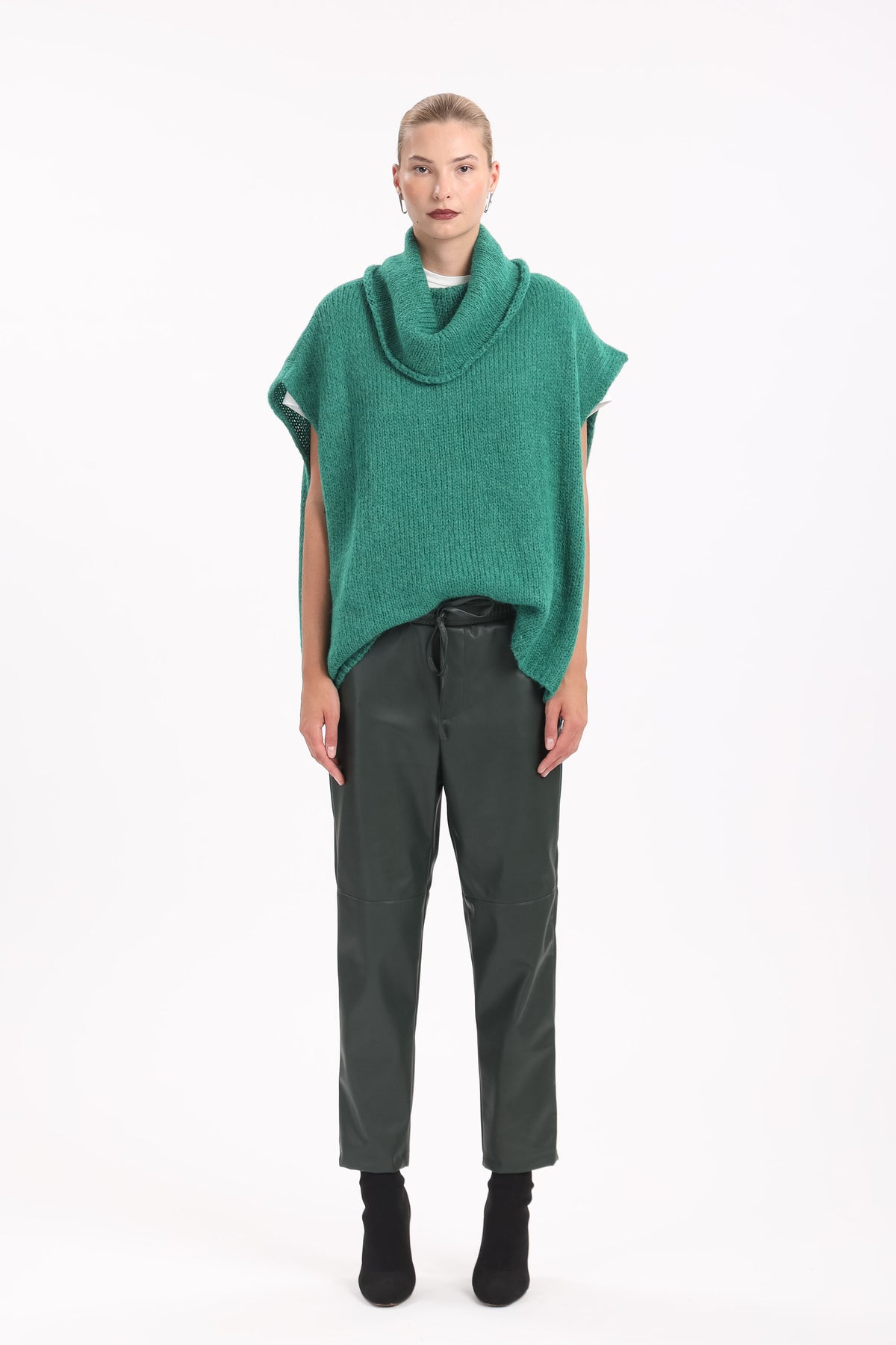Cowl Poncho Knit - MYT Wearables Fall–Winter 2027