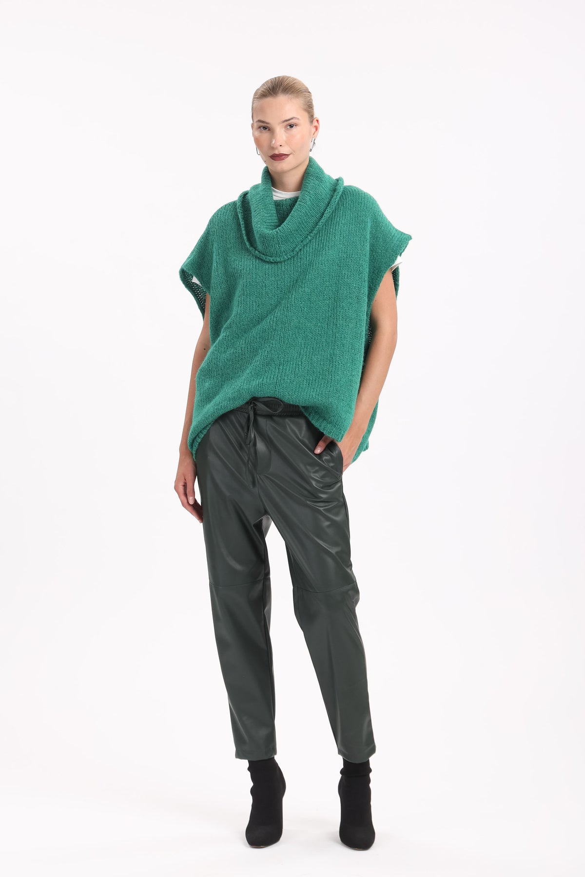 Cowl Poncho Knit - MYT Wearables Fall–Winter 2027