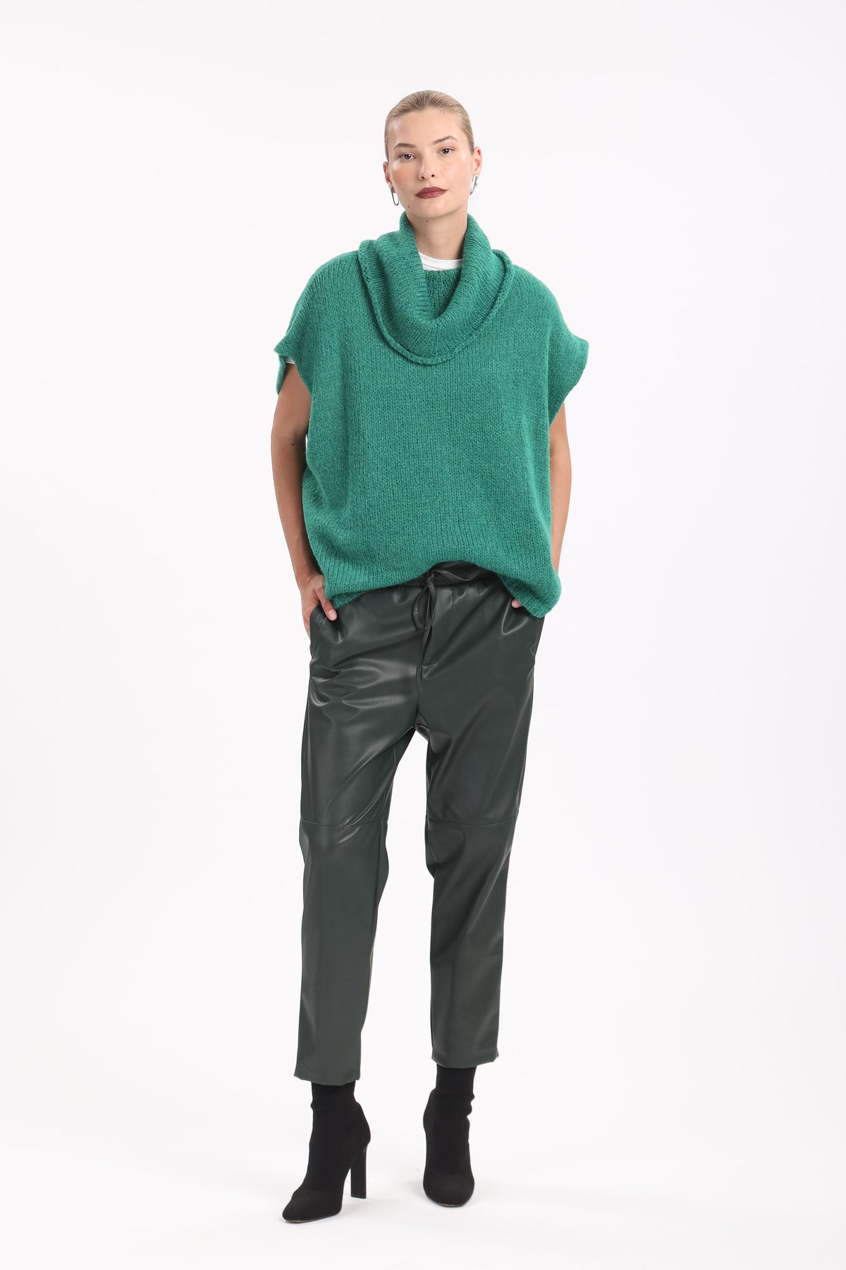 Cowl Poncho Knit - MYT Wearables Fall–Winter 2027