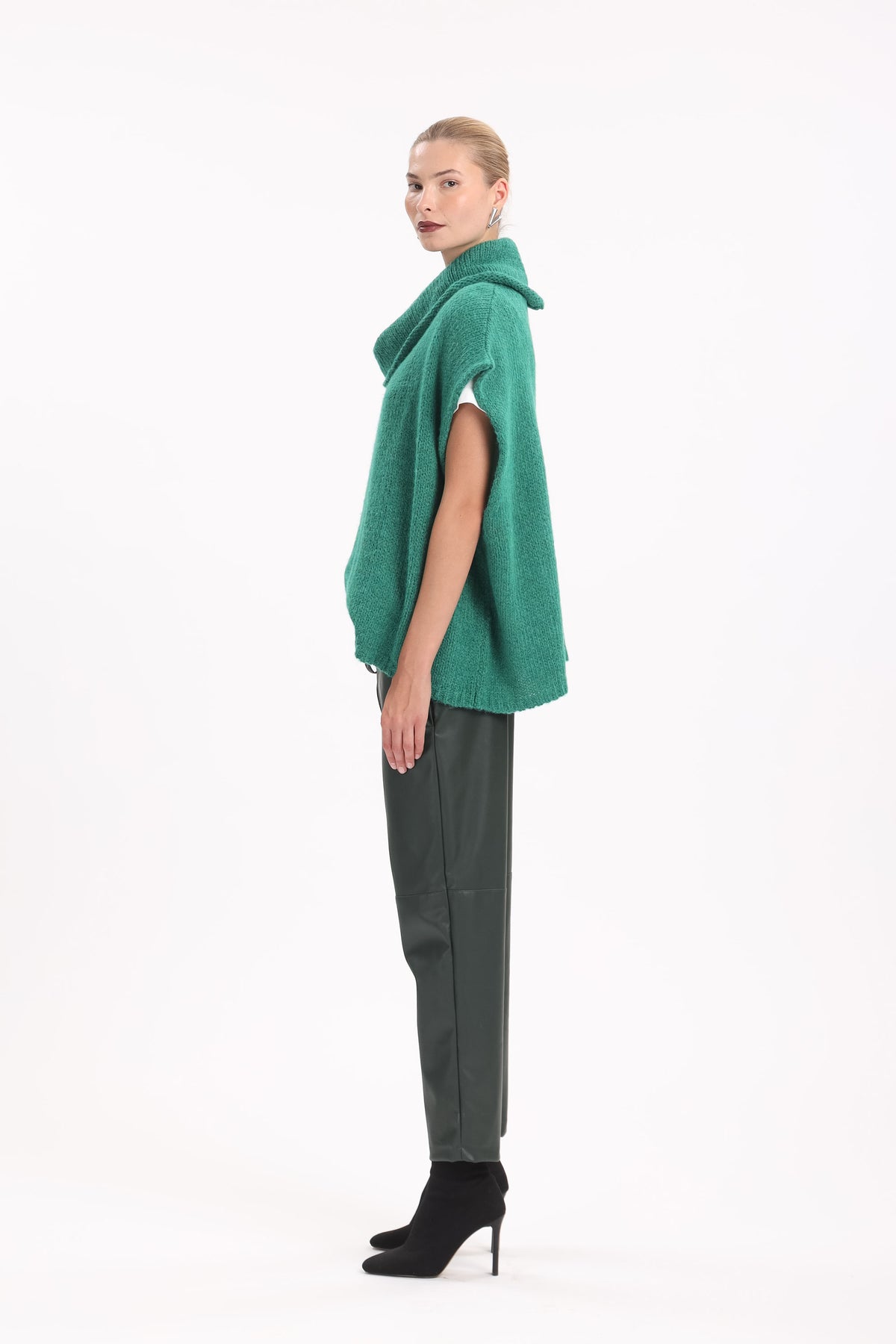 Cowl Poncho Knit - MYT Wearables Fall–Winter 2027