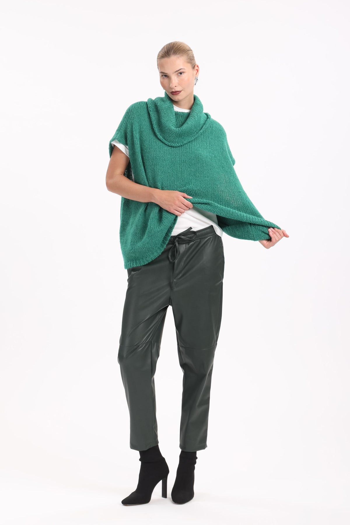 Cowl Poncho Knit - MYT Wearables Fall–Winter 2027